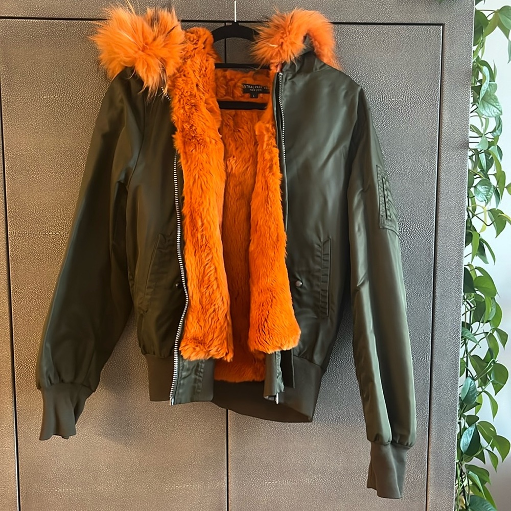 Fur bomber